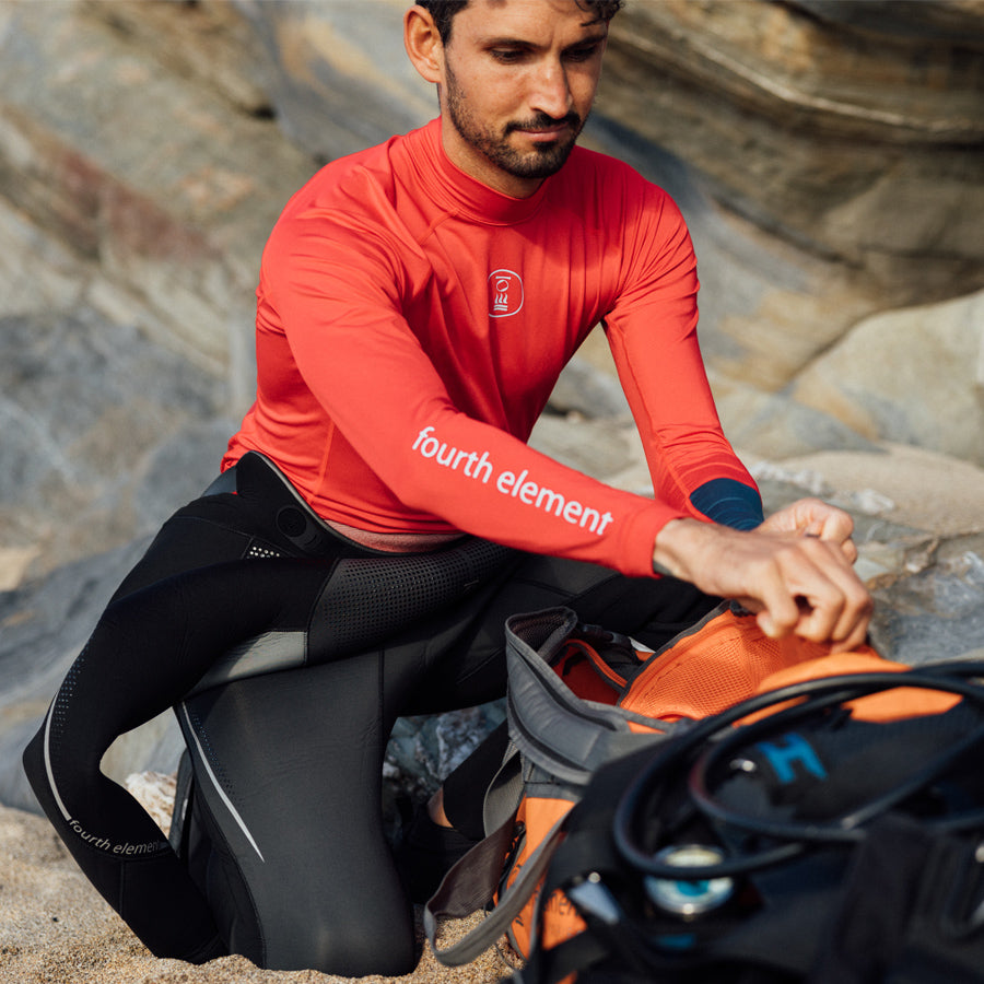 Fourth element rashguard. Hydro-T in lava red 